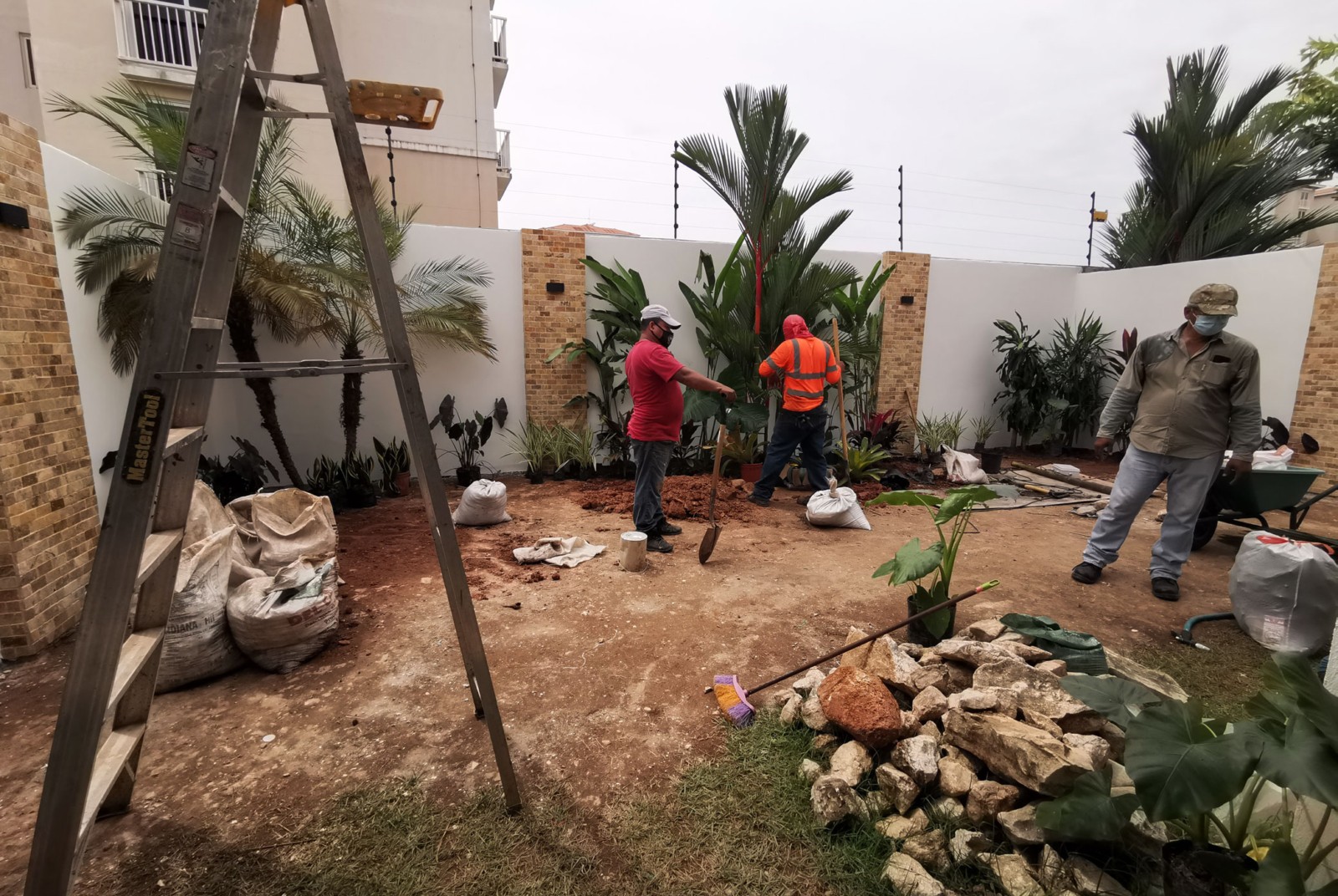 Especialistas en arquitectura en Panamá, diseño de interiores y paisajismo. Crea espacios únicos y verdes para viviendas y negocios.
