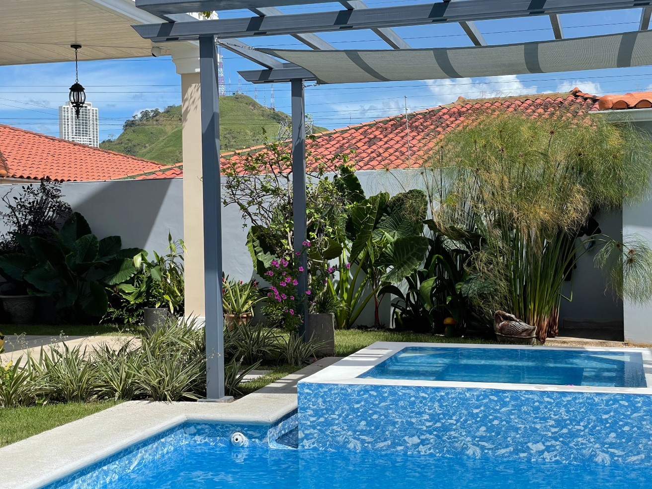 Especialistas en arquitectura en Panamá, diseño de interiores y paisajismo. Crea espacios únicos y verdes para viviendas y negocios.