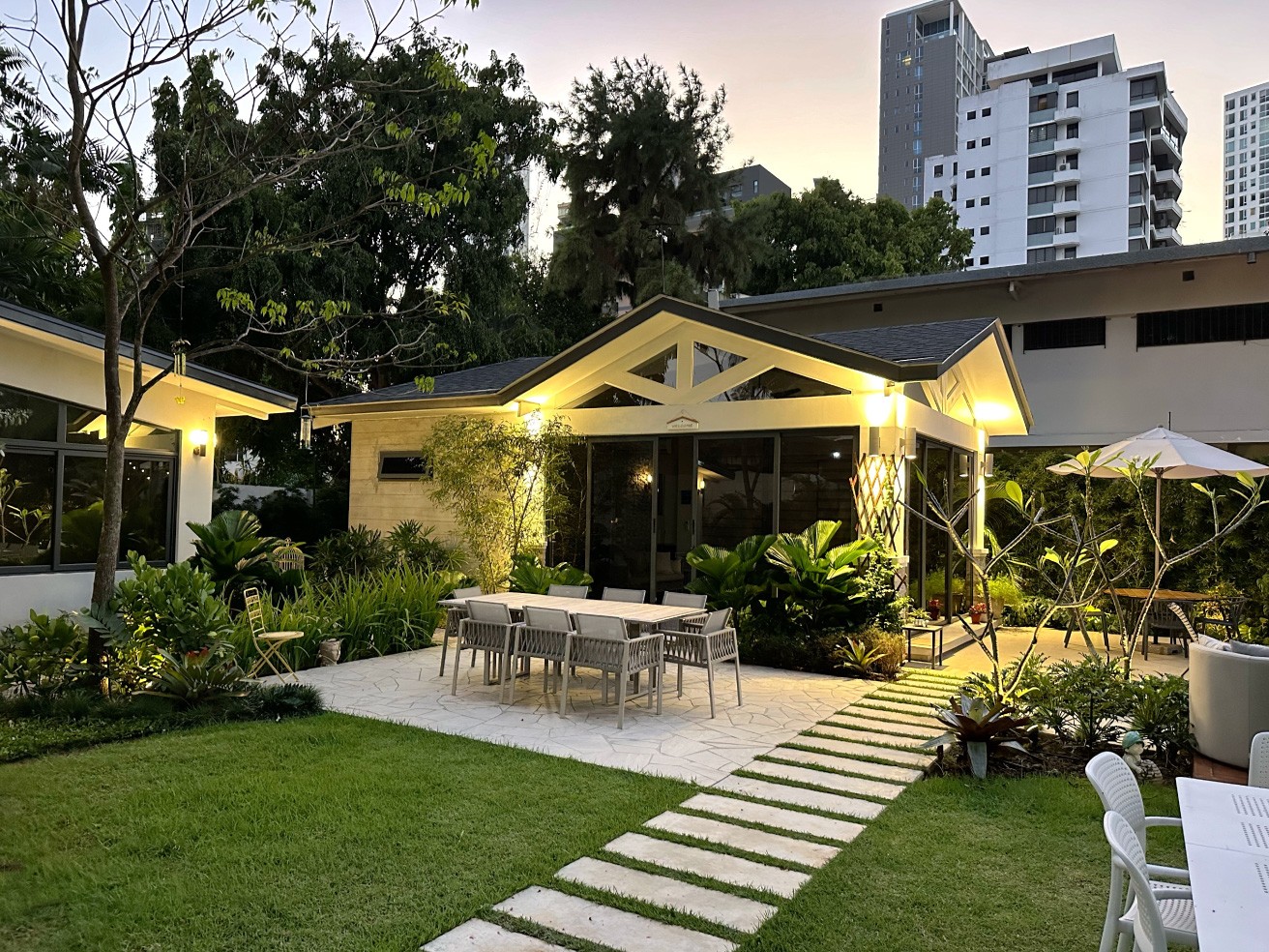 Especialistas en arquitectura en Panamá, diseño de interiores y paisajismo. Crea espacios únicos y verdes para viviendas y negocios.