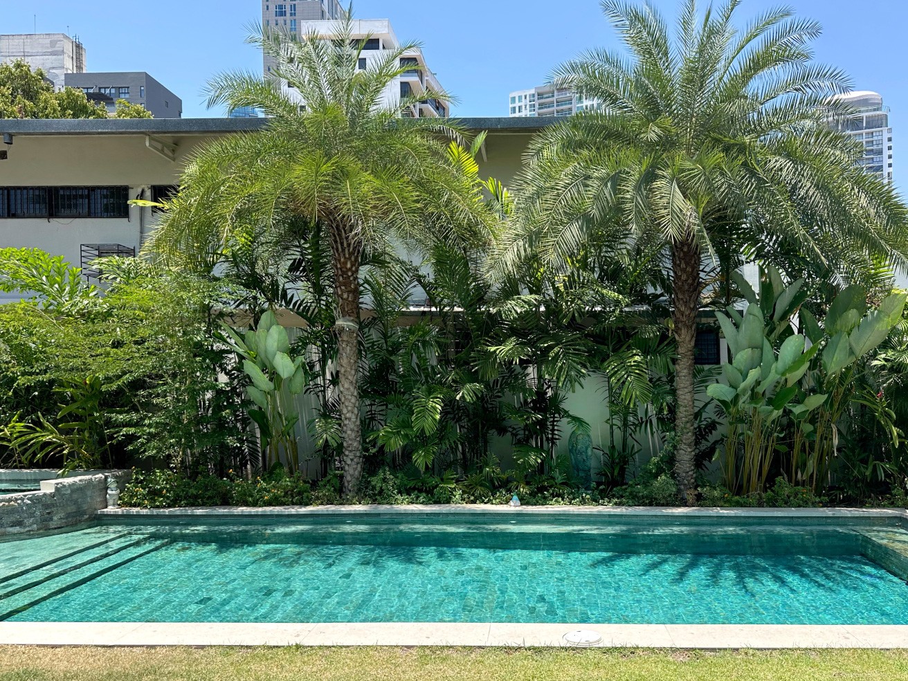 Especialistas en arquitectura en Panamá, diseño de interiores y paisajismo. Crea espacios únicos y verdes para viviendas y negocios.