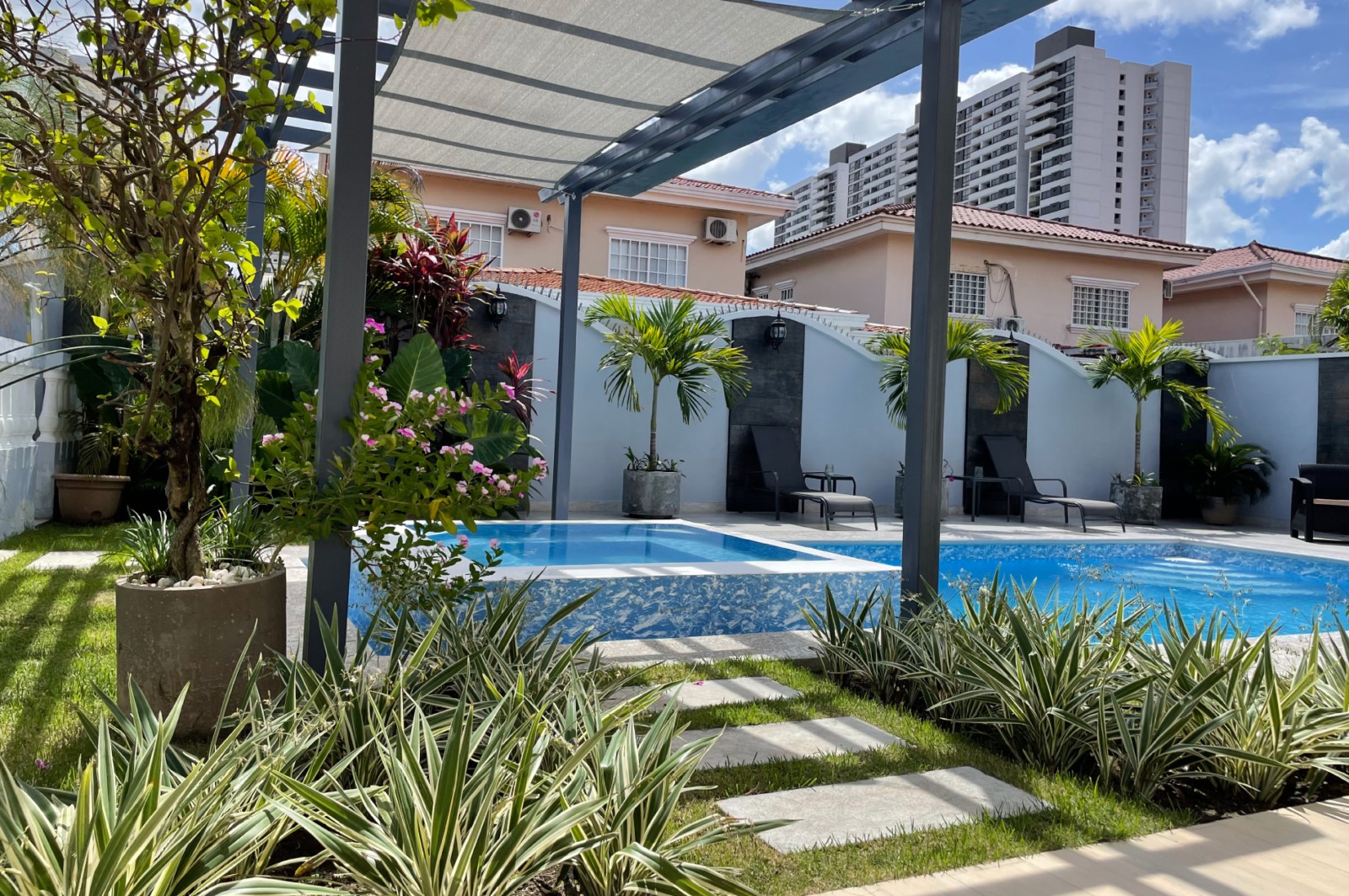 Especialistas en arquitectura en Panamá, diseño de interiores y paisajismo. Crea espacios únicos y verdes para viviendas y negocios.