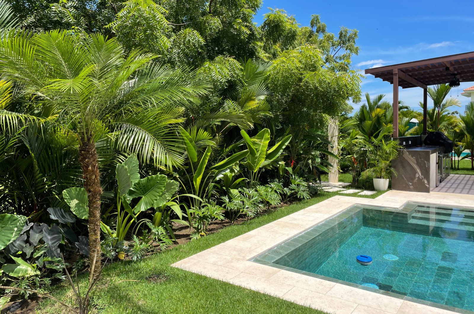 Especialistas en arquitectura en Panamá, diseño de interiores y paisajismo. Crea espacios únicos y verdes para viviendas y negocios.